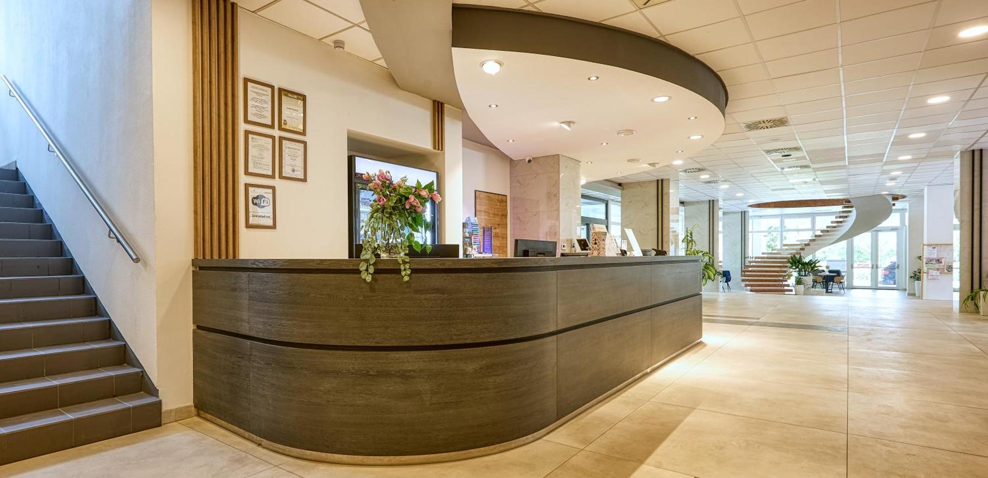 Hotel Szieszta Sopron Ngoại thất bức ảnh