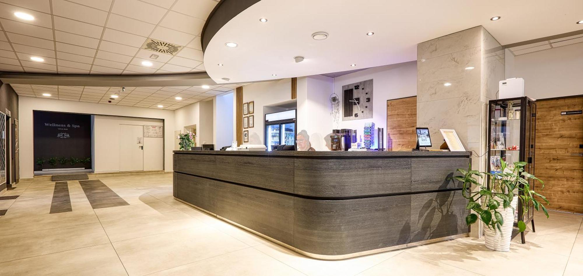 Hotel Szieszta Sopron Ngoại thất bức ảnh
