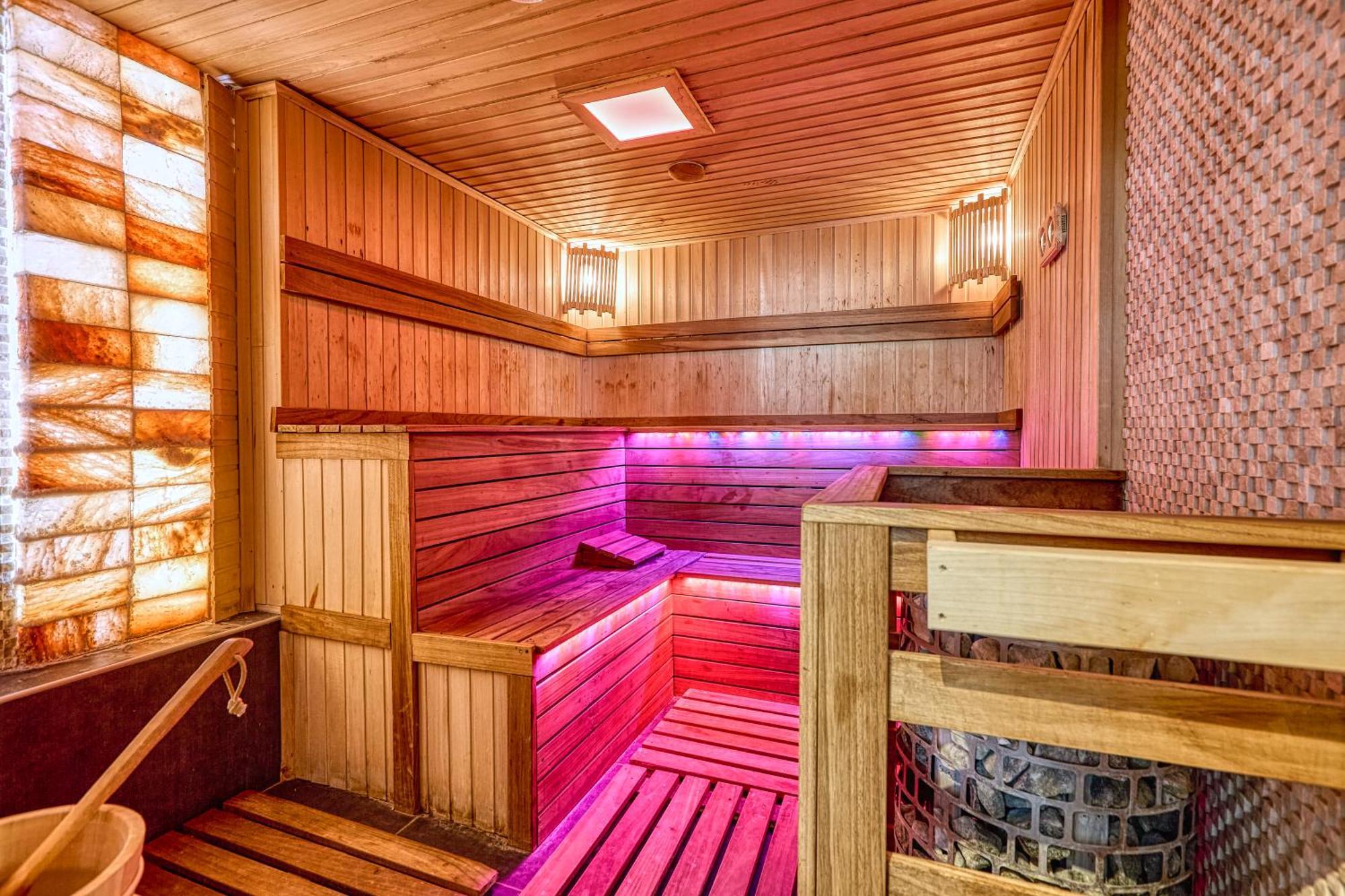 Hotel Szieszta Sopron Ngoại thất bức ảnh
